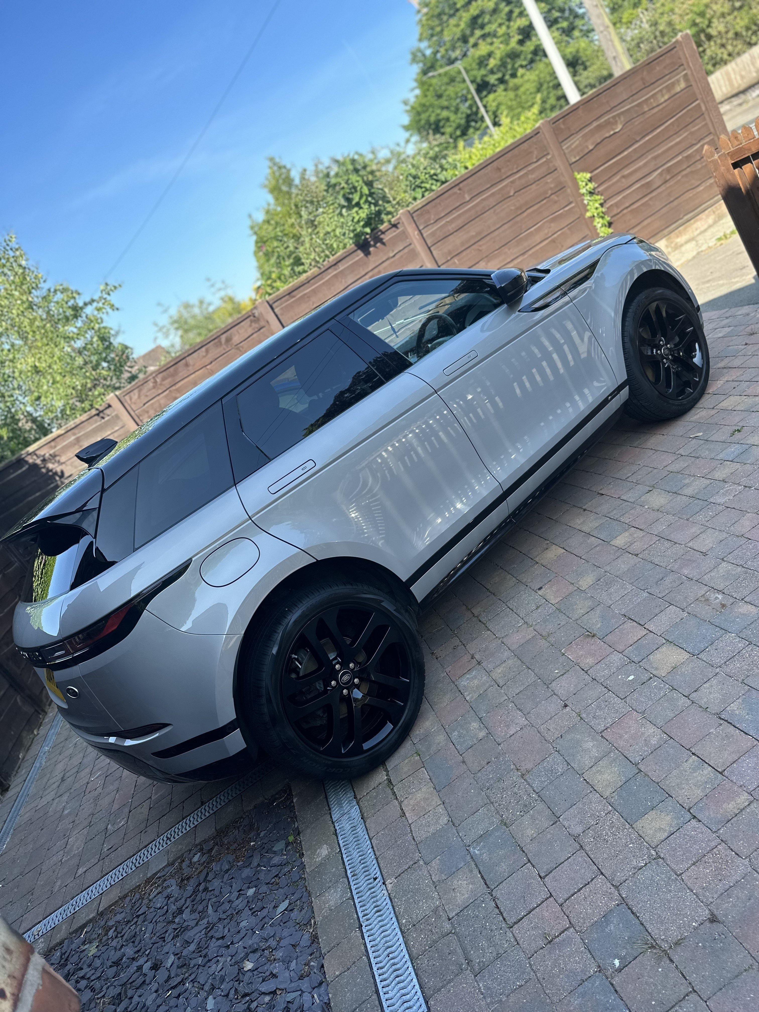 4x4 Vehicle Parts: LAND ROVER Range Rover Evoque Door (Front/Right)